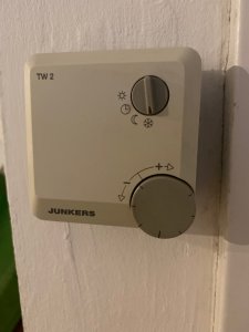 Raum-Thermostat.jpg